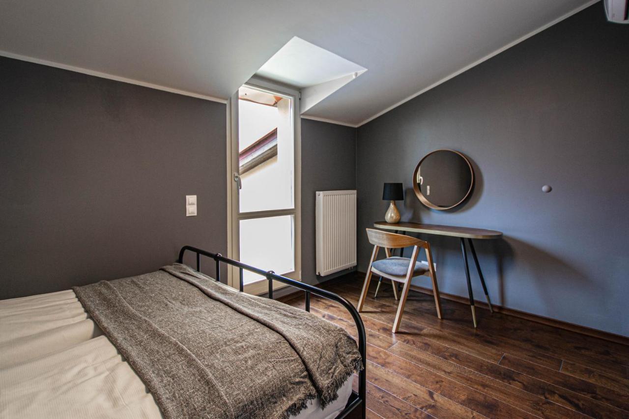 Quite Loft With Balcony And 3 Air Conditioners Praga Exterior foto