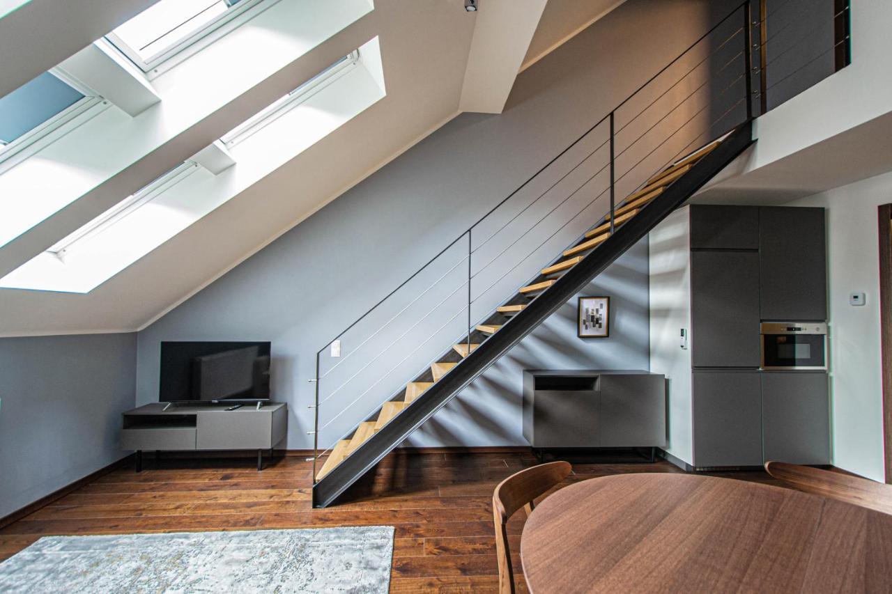 Quite Loft With Balcony And 3 Air Conditioners Praga Exterior foto