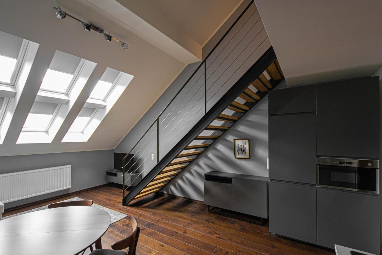 Quite Loft With Balcony And 3 Air Conditioners Praga Exterior foto